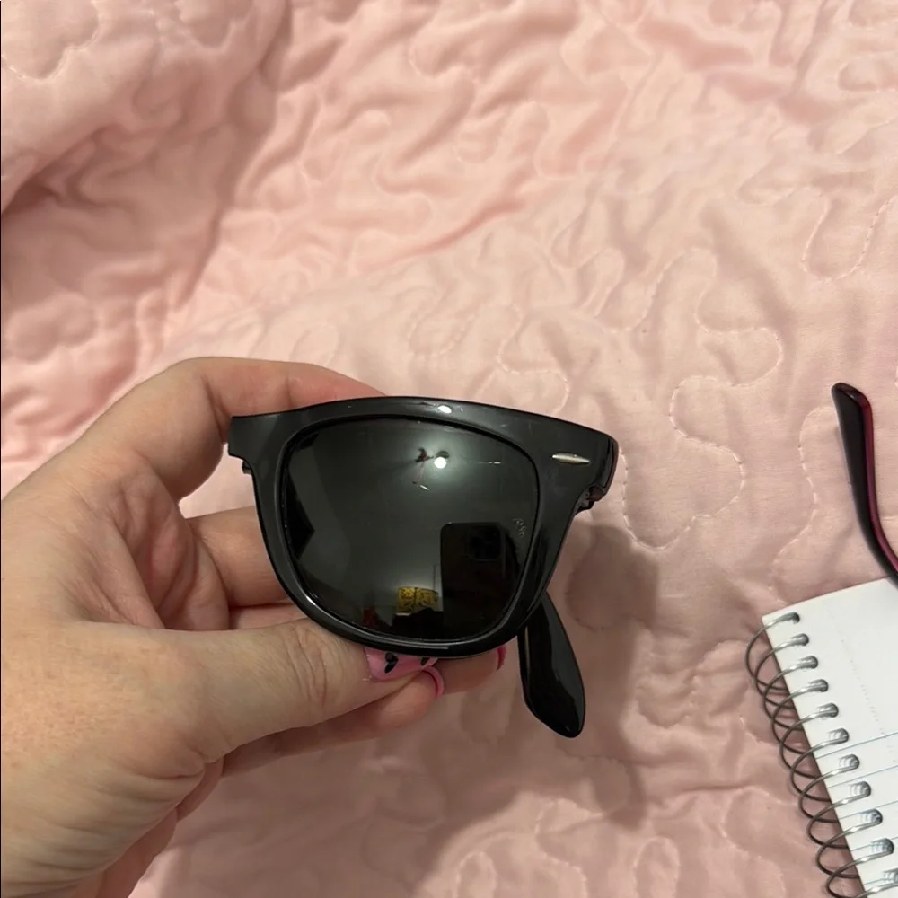 Ray-Ban Unisex Classic Wayfarer Folding Black Polarized Shades - Picture 6 of 6